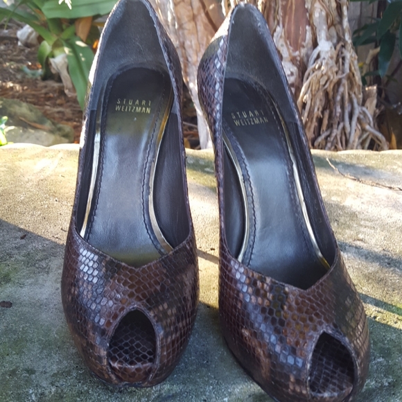 Stuart Weitzman snake print peeptoe heel. - Picture 2 of 8